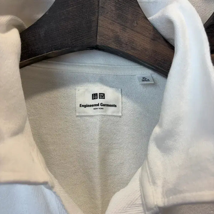 [SOLD OUT] 유니클로 엔지니어드가먼츠 pk카라티 카키색