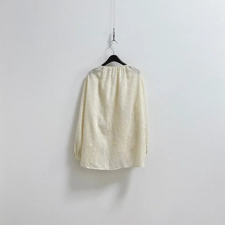 [BUNJANG] Wunderkammer Textured Blouse / 분더캄머 텍스쳐 블라우스