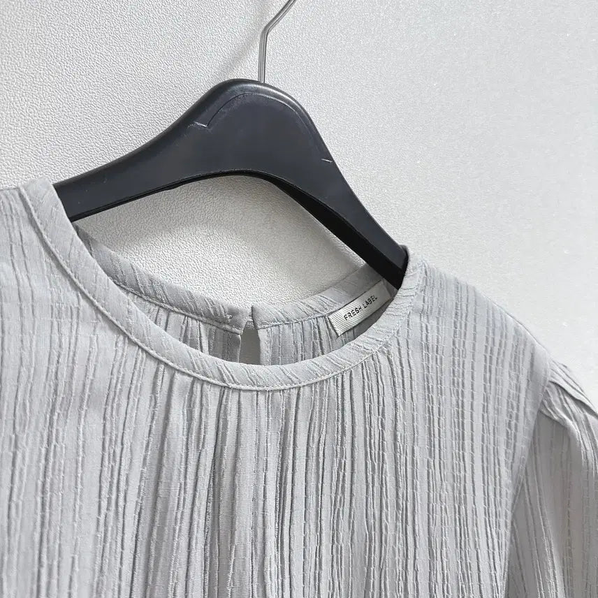 [BUNJANG] Freshlabel Ria Puff Blouse / 프레시라벨 리아 퍼프 블라우스