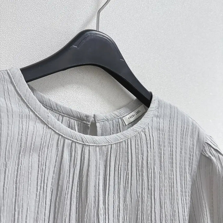 [BUNJANG] Freshlabel Ria Puff Blouse / 프레시라벨 리아 퍼프 블라우스