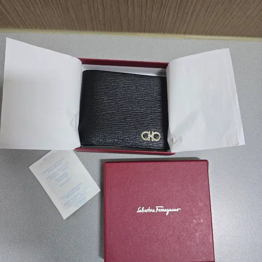[SOLD OUT] 페라가모 반지갑