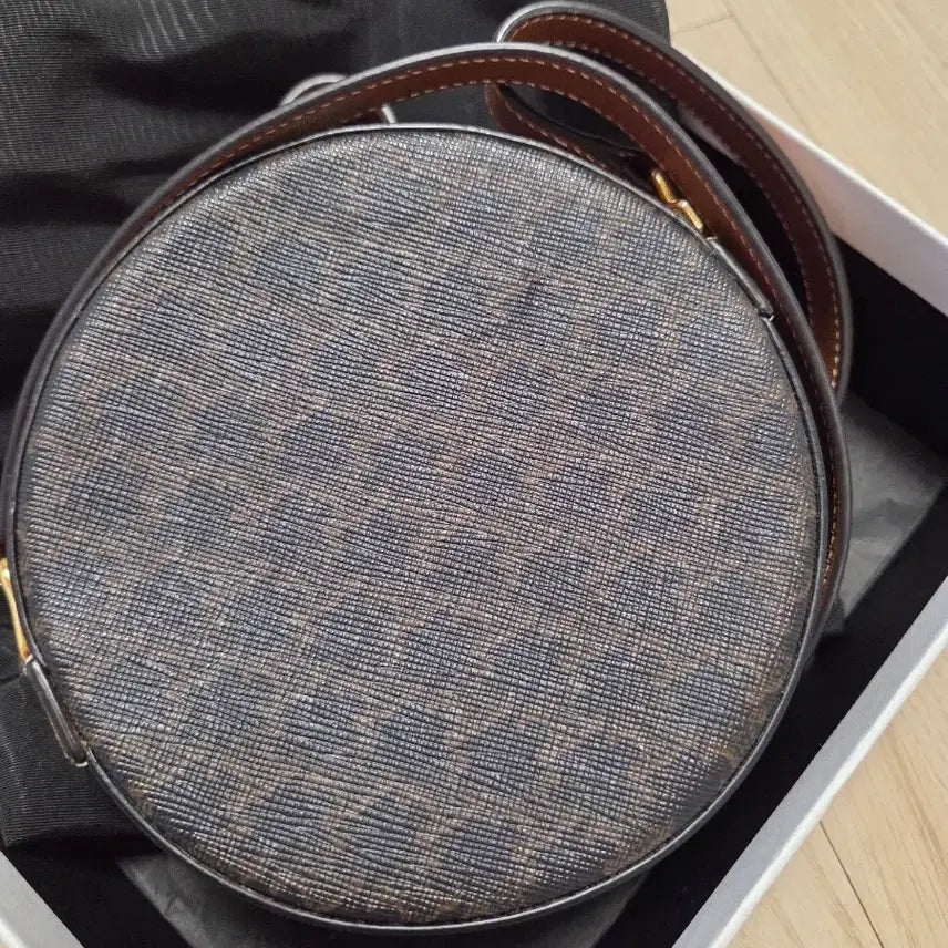 [BUNJANG] Celine Round Purse Crossbody Bag / 셀린느 라운드 퍼스