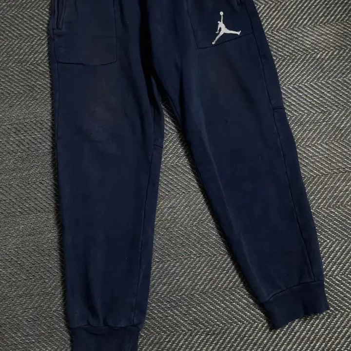 [BUNJANG] Nike Jordan Embroidered Logo Training Sweat Jogger Pants Navy / 나이키 조던 자수로고 트레이닝 스웻 조거 팬츠 네이비y 4911
