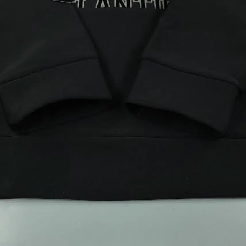 [BUNJANG] NBA Brooklyn Nets Kangaroo Pocket Sweatshirt / NBA 엔비에이 블랙 그레이 배색 브루클린 네츠 캥거루포켓 맨투맨 티셔츠