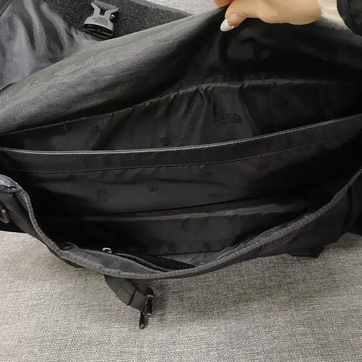 [BUNJANG] The North Face Super Messenger Bag / 노스페이스 슈퍼 메신저백 가방