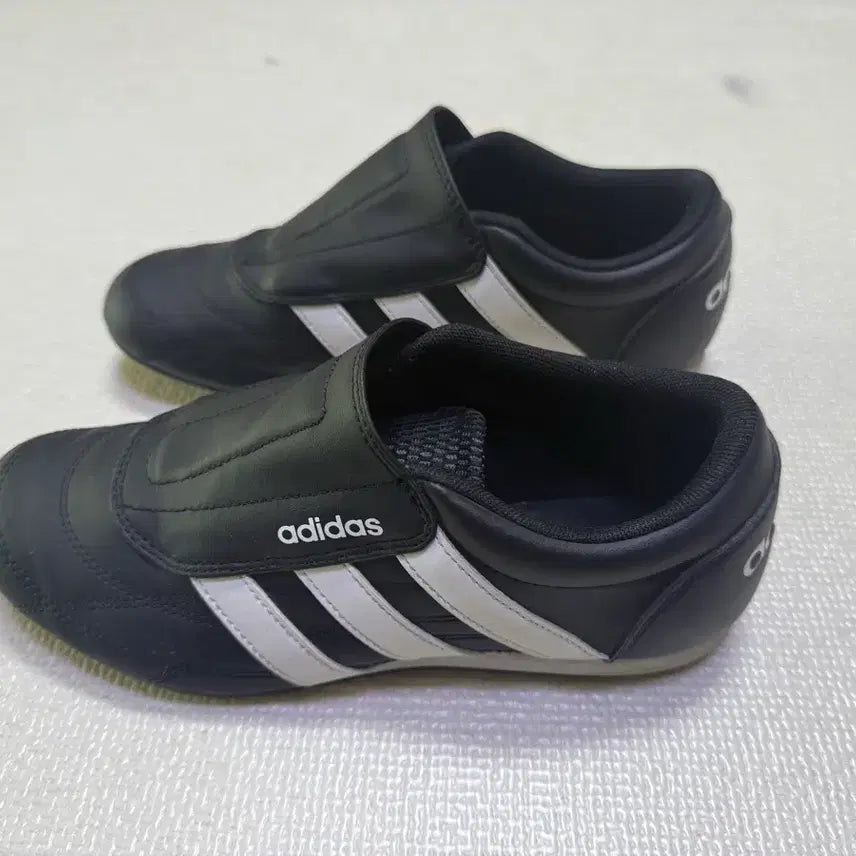 [BUNJANG] Adidas Tae Kwon Do Shoes 235 / 아디다스태권도화 235