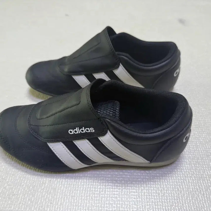 [BUNJANG] Adidas Tae Kwon Do Shoes 235 / 아디다스태권도화 235