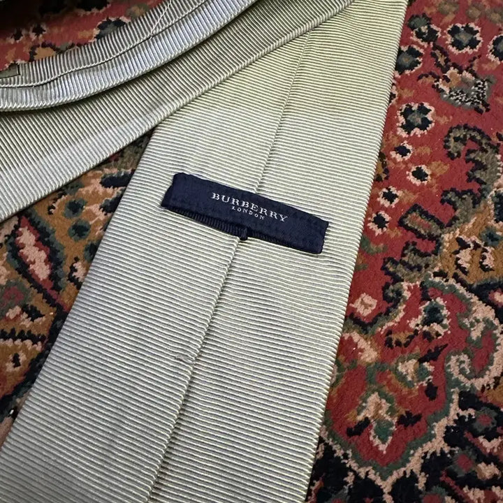 [BUNJANG] Burberry Necktie (Discolored) / 버버리 BURBERRY 명품 넥타이 악세사리 (변색/탈색)
