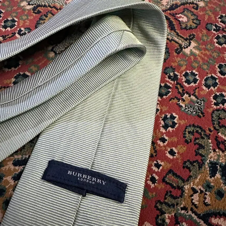 [BUNJANG] Burberry Necktie (Discolored) / 버버리 BURBERRY 명품 넥타이 악세사리 (변색/탈색)