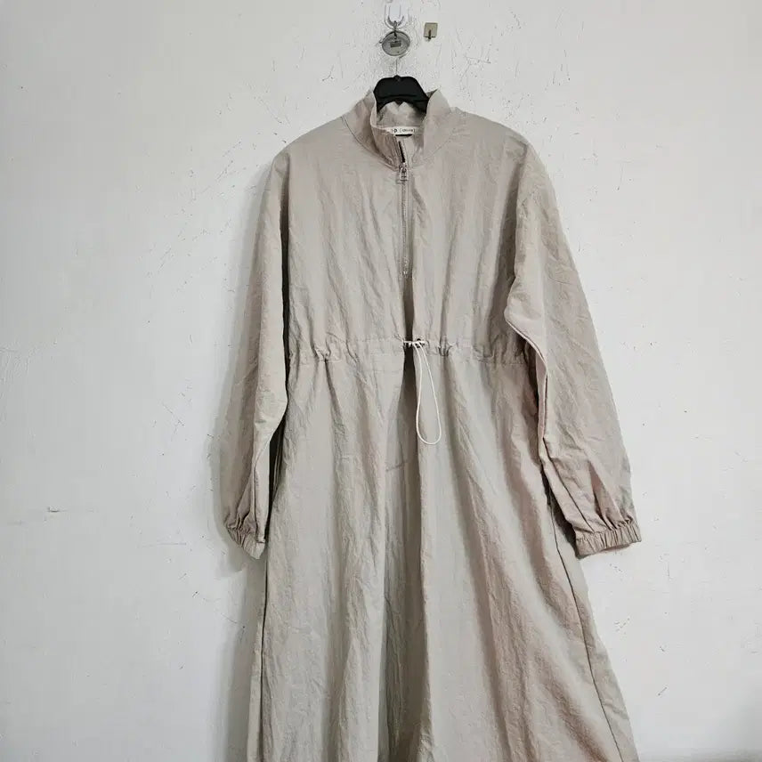 [BUNJANG] Beige Long Dress Zip-up Style / 베이지색 롱 원피스 짚업 스타일