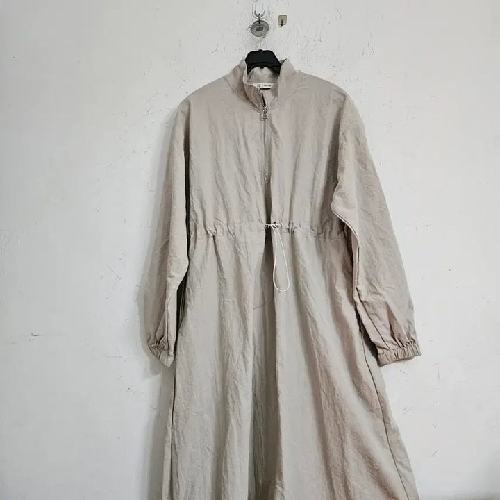 [BUNJANG] Beige Long Dress Zip-up Style / 베이지색 롱 원피스 짚업 스타일