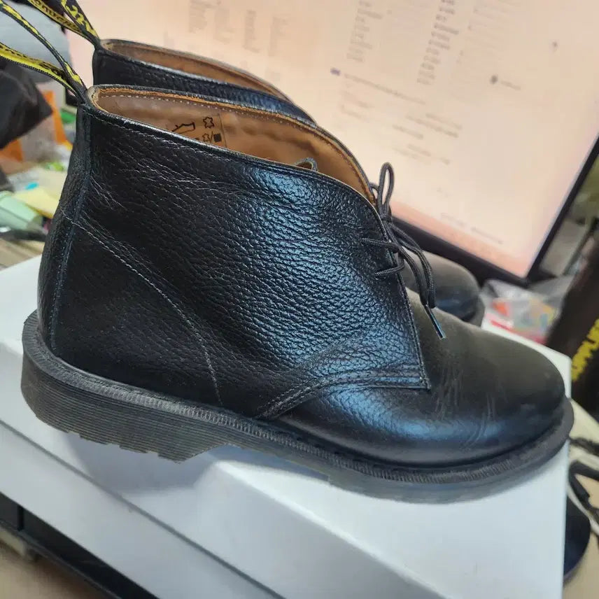 [BUNJANG] Dr. Martens Sawyer Desert Boots / 닥터마틴 Sawyer  데저트부츠