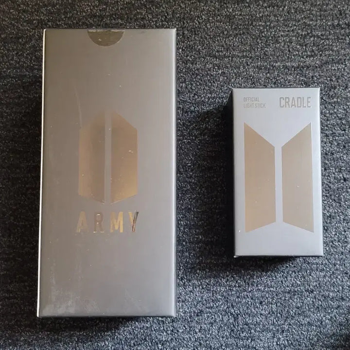 [BUNJANG] BTS Army Bomb Ver. 4 Light Stick + Cradle / 미개봉)BTS 방탄소년단 응원봉 아미밤 ver.4 아미밤4 크래들 사미밤