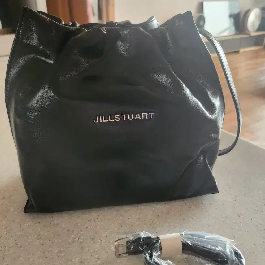 [BUNJANG] Jill Stuart Drawstring Crossbody Bag / 질스튜어트가방