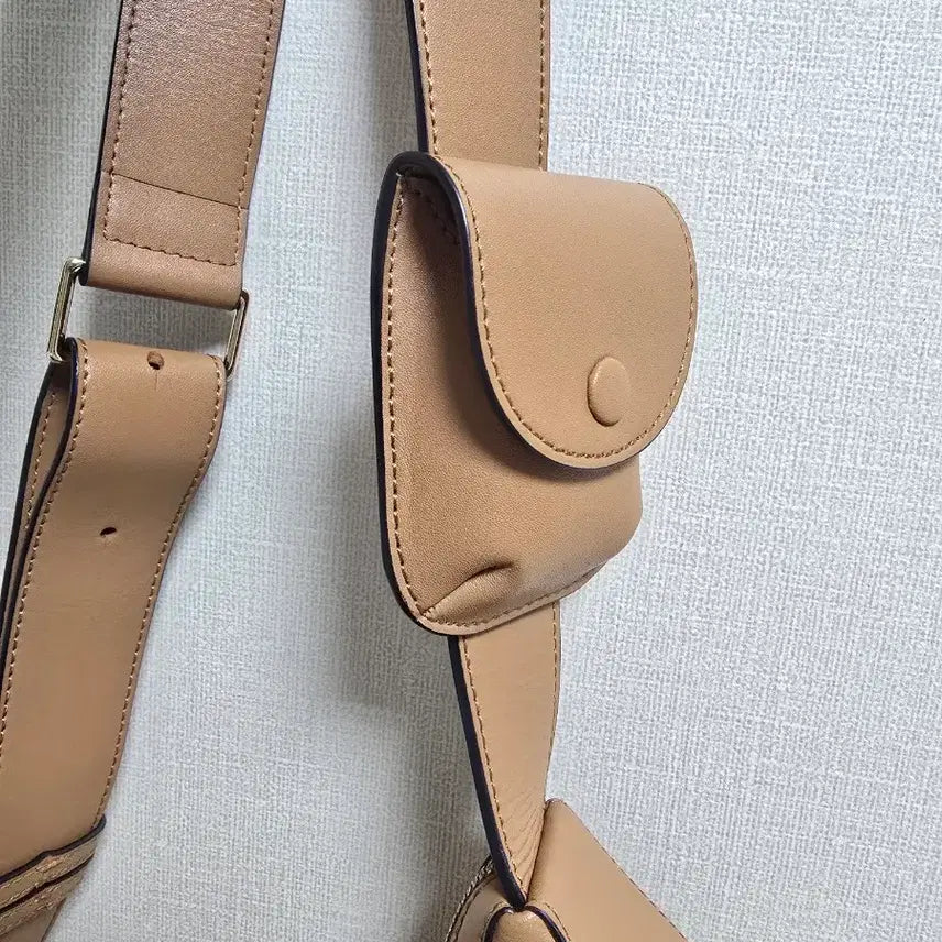 [BUNJANG] Oryany Rookie Crossbody Bag / 오야니 루키 크로스바디백