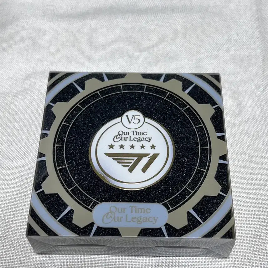 [BUNJANG] T1 Worlds Championship Commemorative Badge / 티원 월즈 우승 기념 뱃지