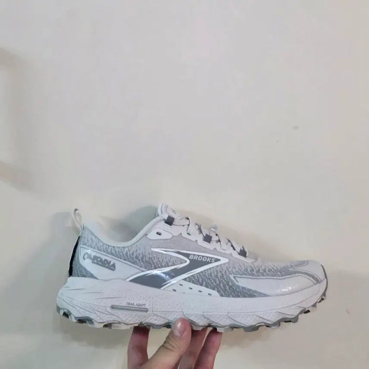 [BUNJANG] Brooks Cascadia 18 Oyster Wide D Trail Running Shoes / [280] 브룩스 캐스캐디아18 오이스터 발볼Mㅡ단종매물