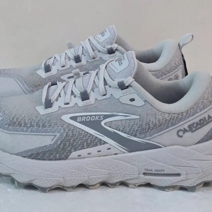 [BUNJANG] Brooks Cascadia 18 Oyster Wide D Trail Running Shoes / [280] 브룩스 캐스캐디아18 오이스터 발볼Mㅡ단종매물