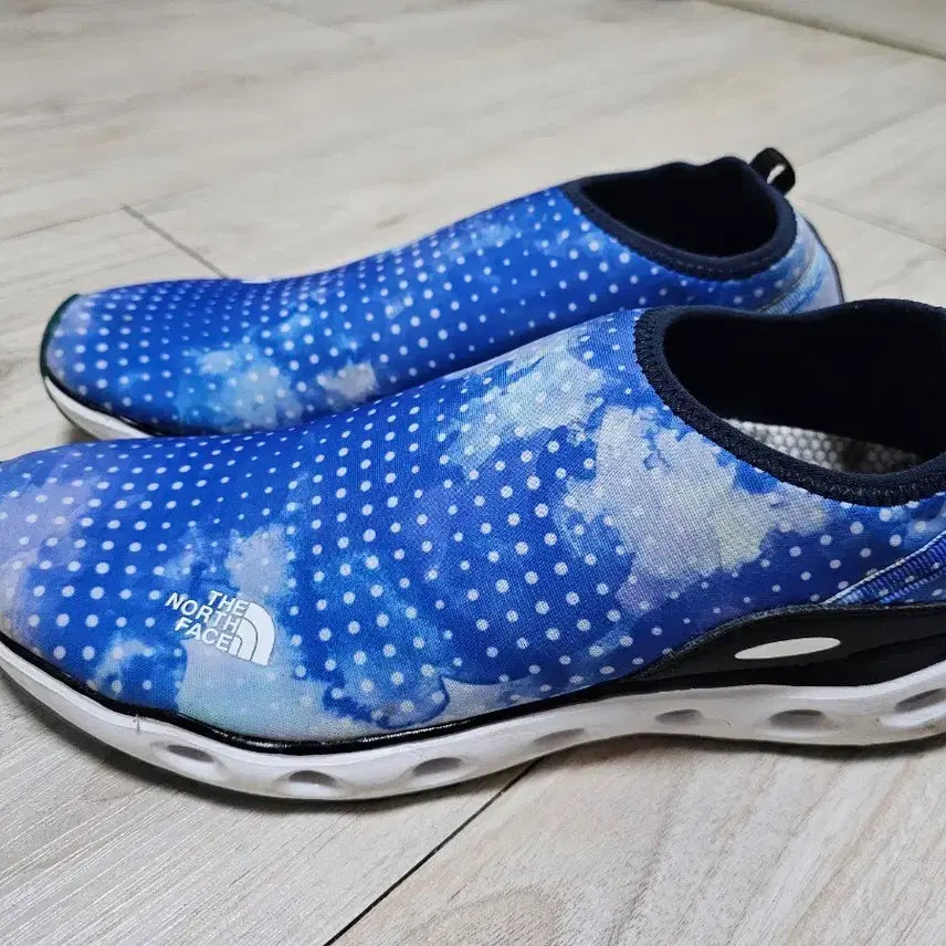 [BUNJANG] The North Face White Label 1H Aqua Shoes (Blue) / 노스페이스 화이트라벨 워터 1H 아쿠아슈즈 (블루) 2.5만에 팝니다.