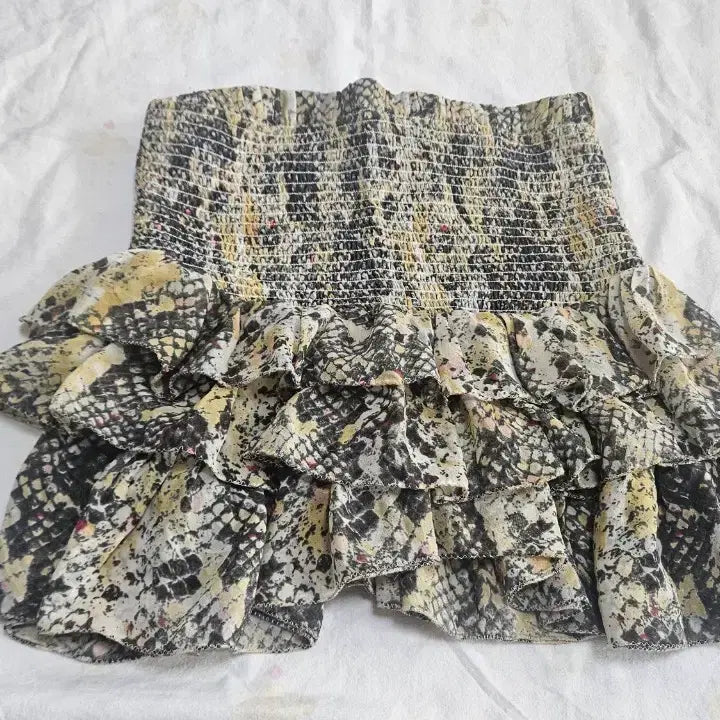 [BUNJANG] Isabel Marant Silk Snake Pattern Tiered Frill Skirt (Size 36) / 이자벨마랑 스네이크 패턴 티어드 프릴 스커트 (36사이즈)