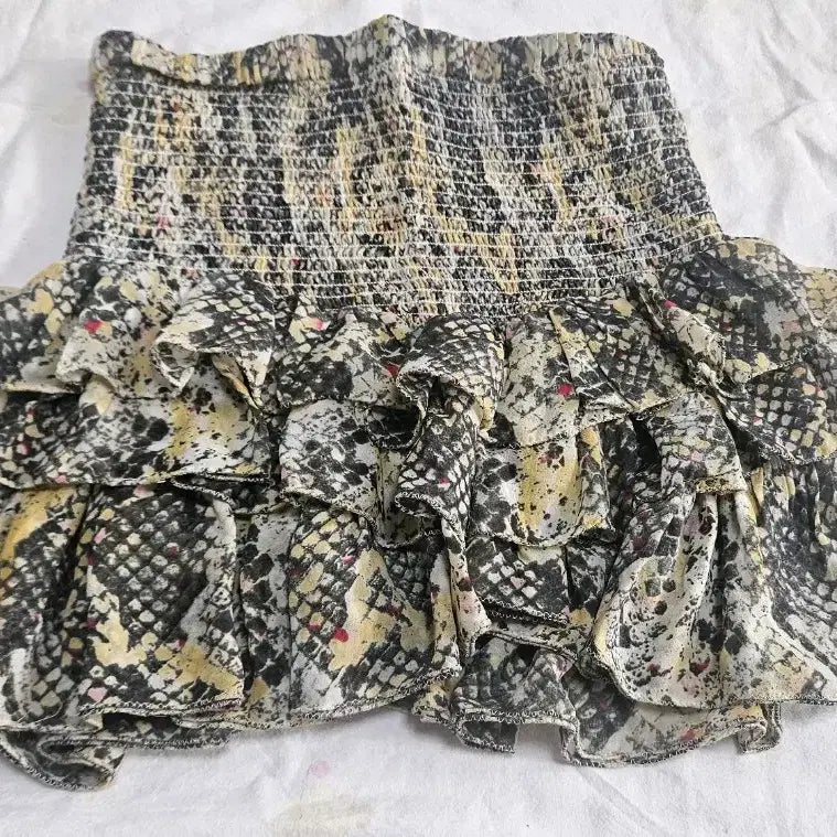 [BUNJANG] Isabel Marant Silk Snake Pattern Tiered Frill Skirt (Size 36) / 이자벨마랑 스네이크 패턴 티어드 프릴 스커트 (36사이즈)