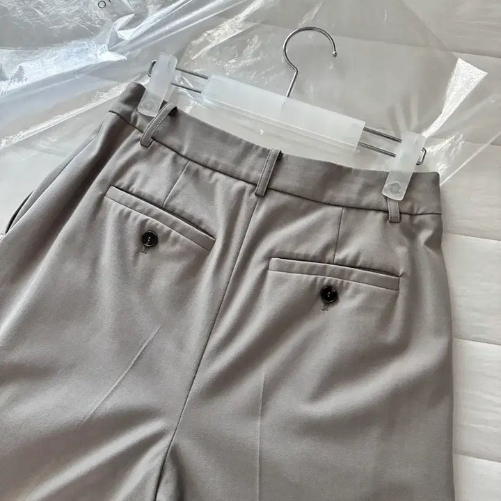 [BUNJANG] OAH Loose Fit Two-tuck Slacks Beige Trousers / 오어 루즈핏 투턱 슬랙스 베이지 0사이즈