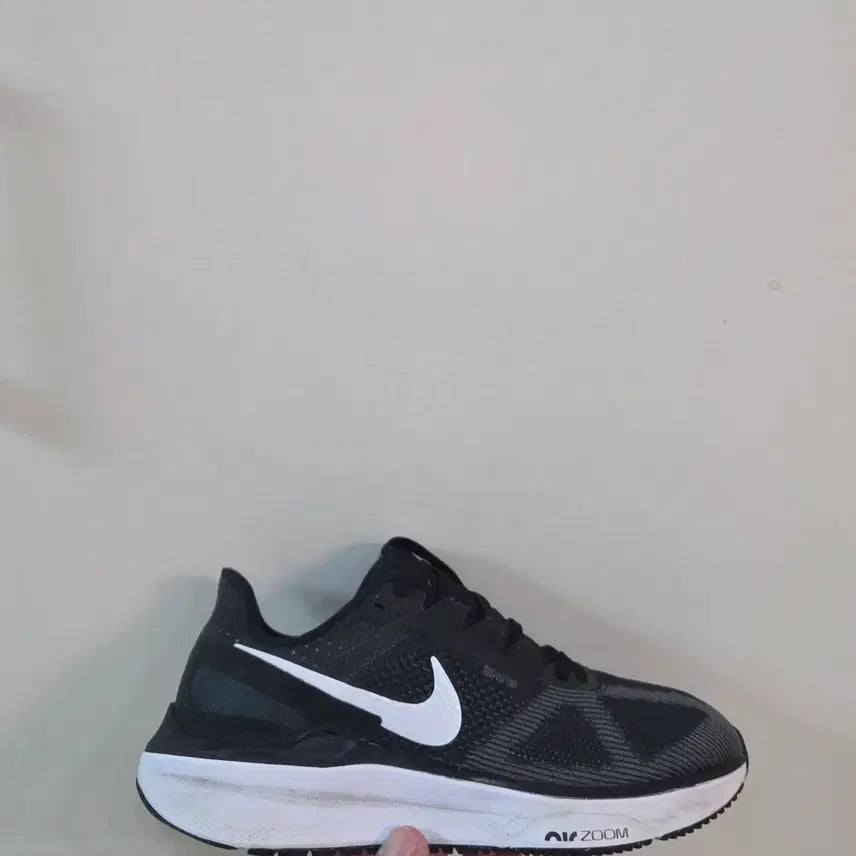 [BUNJANG] Nike Air Zoom Structure 25 Running Shoes / [235] 나이키 에어줌 스트럭처25 블랙화이트