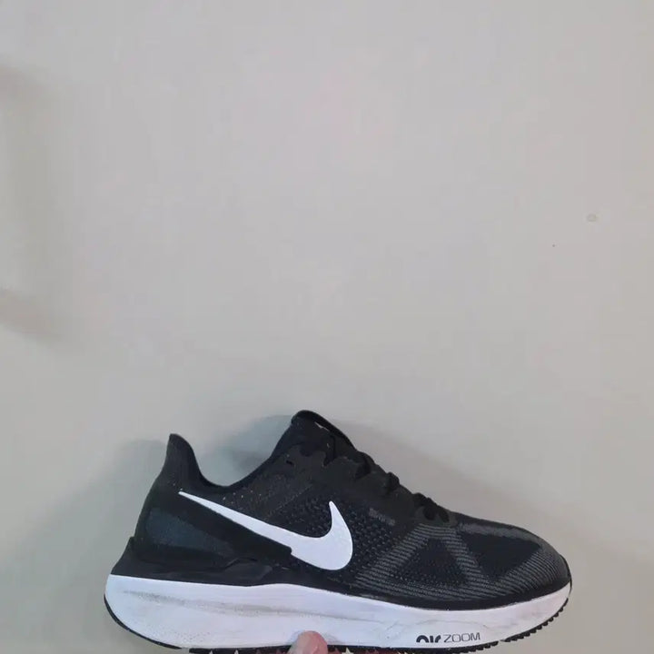 [BUNJANG] Nike Air Zoom Structure 25 Running Shoes / [235] 나이키 에어줌 스트럭처25 블랙화이트