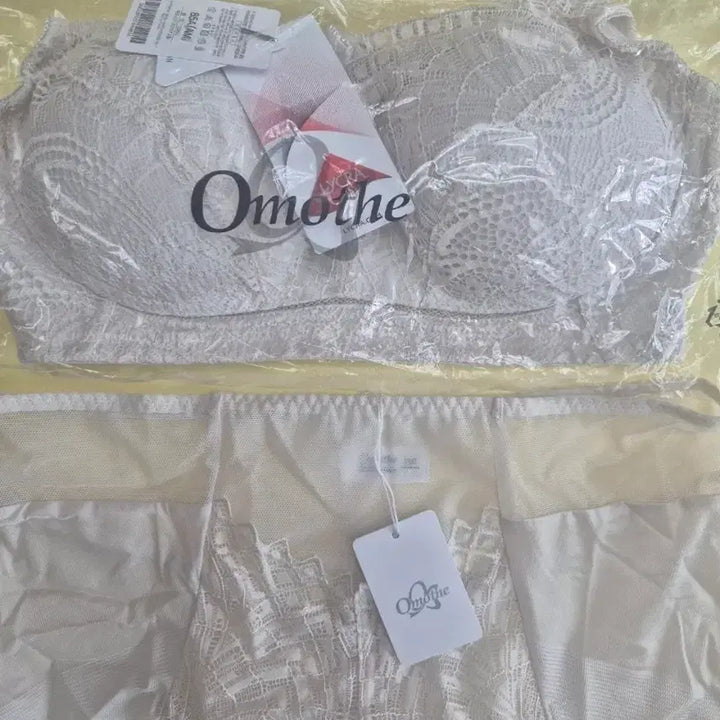 [BUNJANG] Omote Lace Lingerie Set / 오모떼 브라팬티 세트