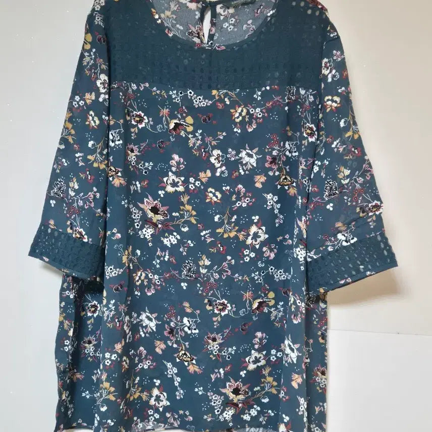 [BUNJANG] CINQUECOONE Floral Blouse / CINQUECOONE 꽃무늬 블라우스 칠부 소매