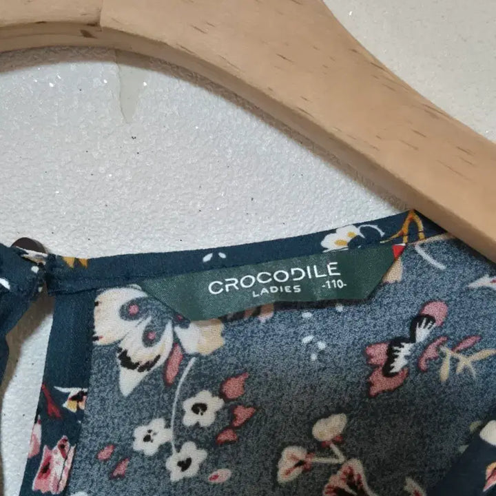 [BUNJANG] CINQUECOONE Floral Blouse / CINQUECOONE 꽃무늬 블라우스 칠부 소매