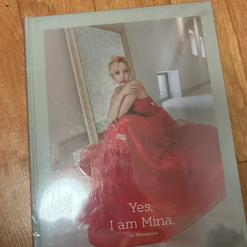 [BUNJANG] TWICE Mina Yes, I am Mina Gray Version Photobook / 미개봉/미세하자 트와이스 미나 Yes, I am Mina.