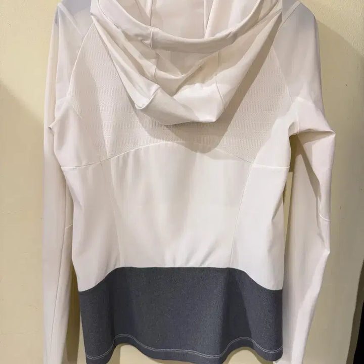 [SOLD OUT] 데상트 후드집업