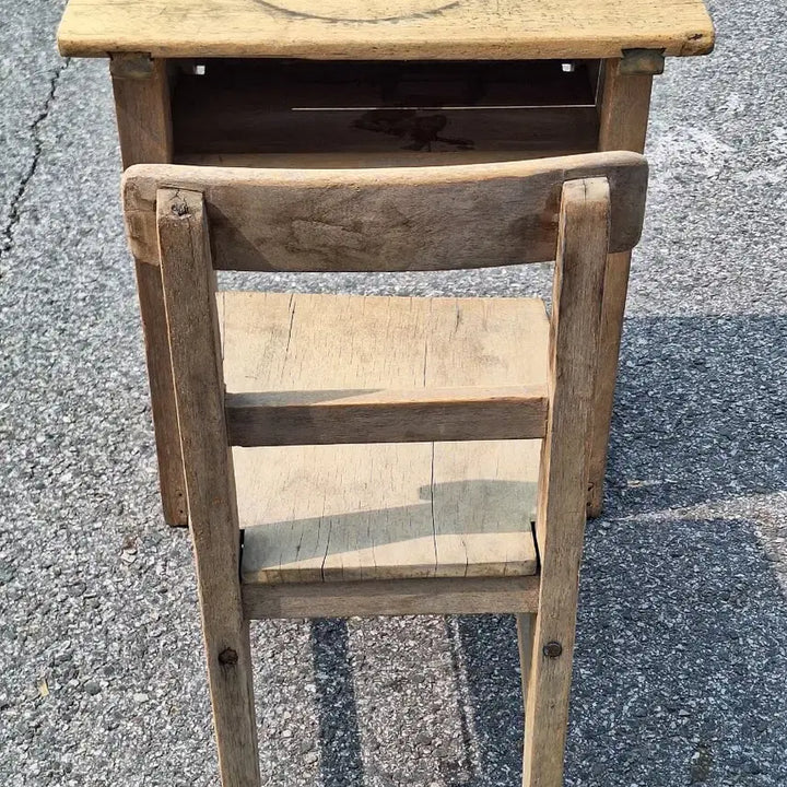 [BUNJANG] Vintage Elementary School Wooden Chair and Desk / 근대사 수집 자료 옛날 국민학교 나무 의자 걸상