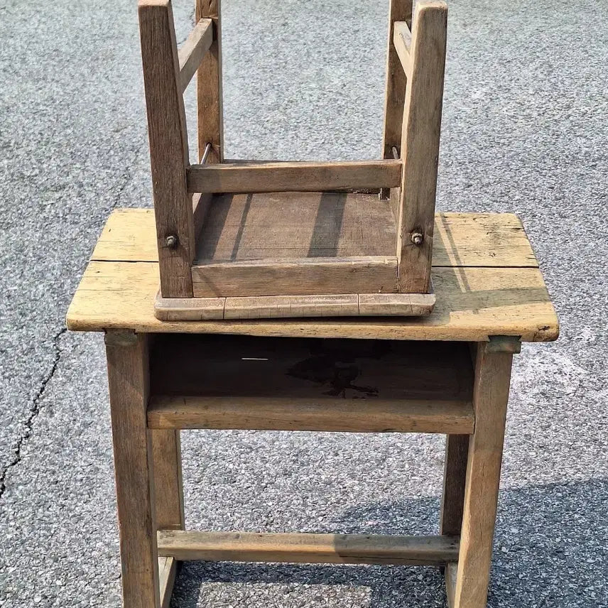 [BUNJANG] Vintage Elementary School Wooden Chair and Desk / 근대사 수집 자료 옛날 국민학교 나무 의자 걸상