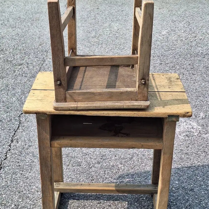 [BUNJANG] Vintage Elementary School Wooden Chair and Desk / 근대사 수집 자료 옛날 국민학교 나무 의자 걸상