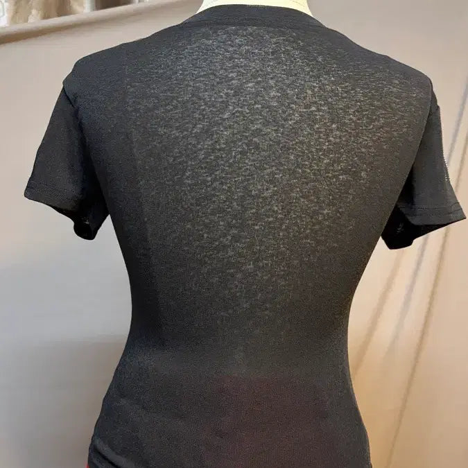 [BUNJANG] Black Rhinestone Embellished V-Neck T-Shirt / 블랙 라인스톤 시스루 브이넥 티셔츠