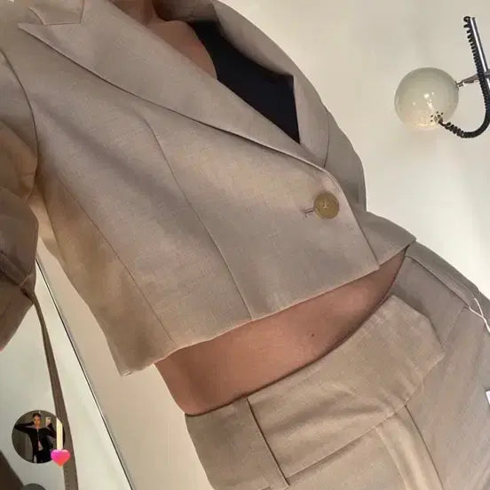 [BUNJANG] MinaSong Latte Crop Jacket / 민아송 라떼 크롭 자켓 셋업