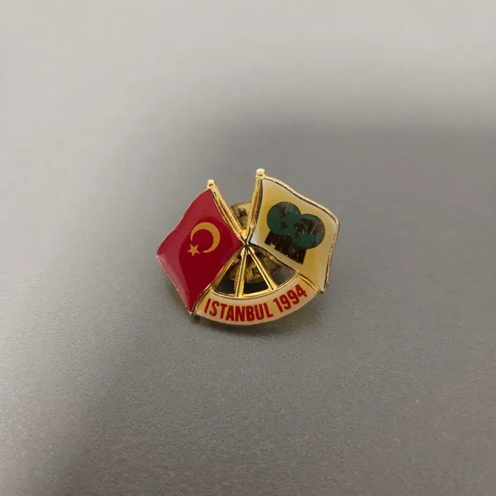 [BUNJANG] FILA 94 Istanbul Globe Flag Badge / FILA 94 이스탄불 글로브 플래그 뱃지