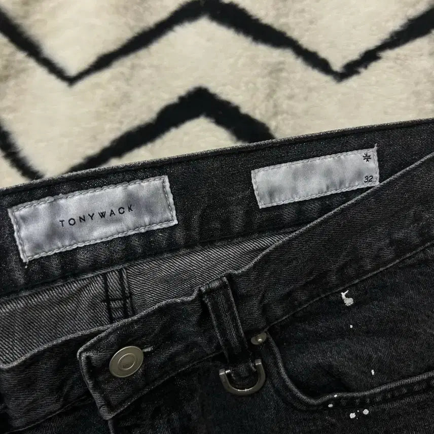 [BUNJANG] Tony Wek Painting Ankle Denim Pants / [32]토니웩 페인팅 Ankle 데님 팬츠/흑청