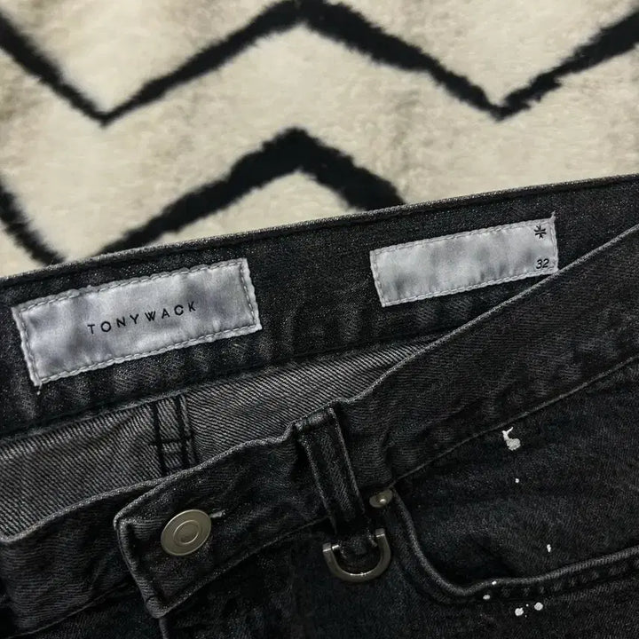 [BUNJANG] Tony Wek Painting Ankle Denim Pants / [32]토니웩 페인팅 Ankle 데님 팬츠/흑청