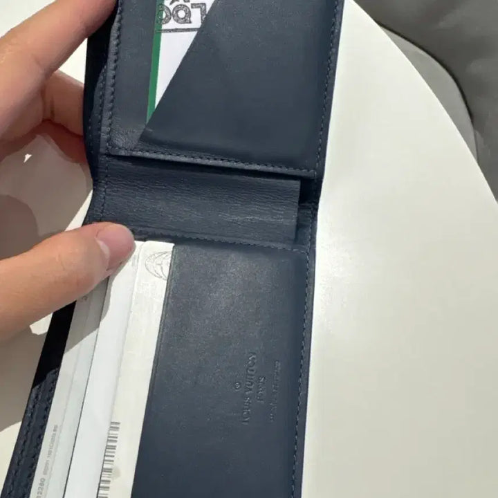 [BUNJANG] Louis Vuitton Multiple Wallet Calfskin Leather / 루이비통 멀티플 월릿 쉐도우 반지갑 송아지가죽 (정품)