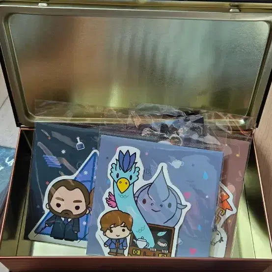 [BUNJANG] Fantastic Beasts Metal Book + Sticker Set / CGV영화 신기한 동물사전  메탈북 + 스티커
