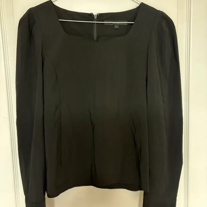 [BUNJANG] On &amp; On Black Square Neck Puff Sleeve Blouse Size 1 / 온앤온 블랙 스퀘어넥 퍼프 소매 블라우스 1