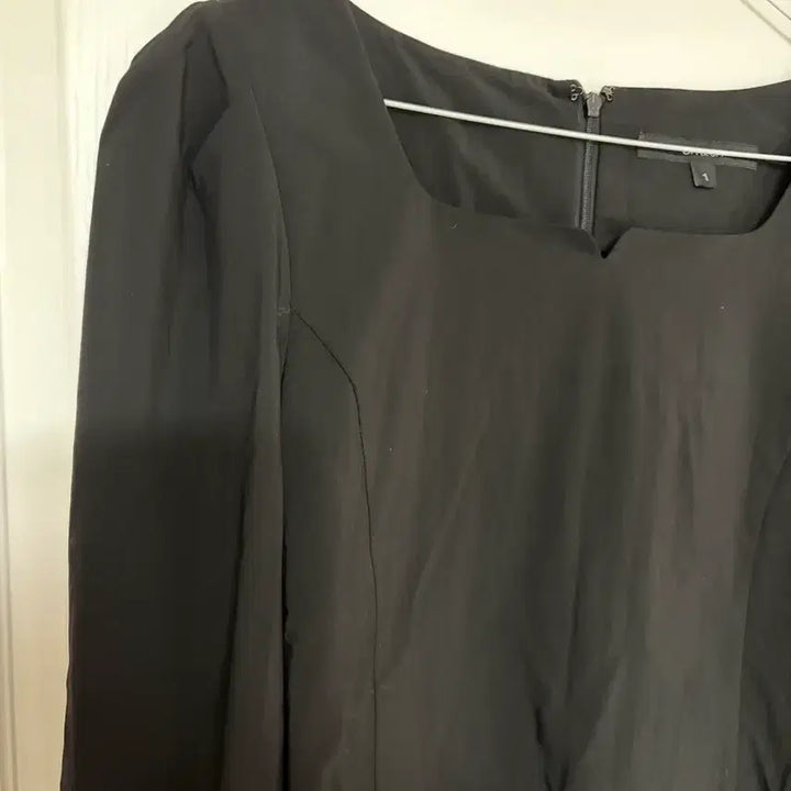 [BUNJANG] On &amp; On Black Square Neck Puff Sleeve Blouse Size 1 / 온앤온 블랙 스퀘어넥 퍼프 소매 블라우스 1