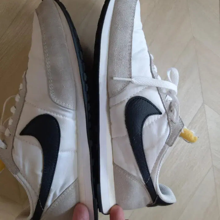[BUNJANG] Nike Daybreak Sneakers White Black / 나이키 데이브레이크 스니커즈 흰검