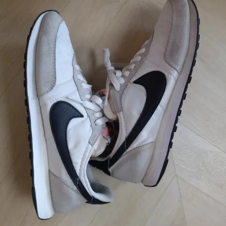 [BUNJANG] Nike Daybreak Sneakers White Black / 나이키 데이브레이크 스니커즈 흰검