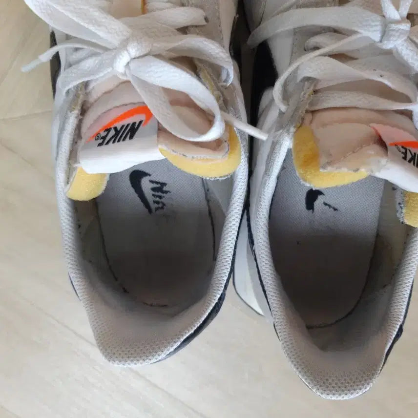 [BUNJANG] Nike Daybreak Sneakers White Black / 나이키 데이브레이크 스니커즈 흰검