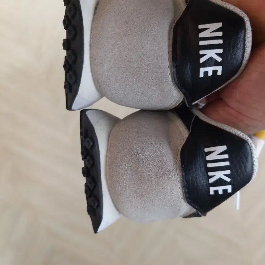 [BUNJANG] Nike Daybreak Sneakers White Black / 나이키 데이브레이크 스니커즈 흰검