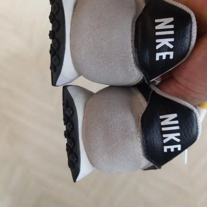 [BUNJANG] Nike Daybreak Sneakers White Black / 나이키 데이브레이크 스니커즈 흰검